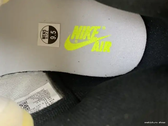 Rep HIGH OG RETRO 1 555088-118 AIR 'VOLT JORDAN GOLD' 0426